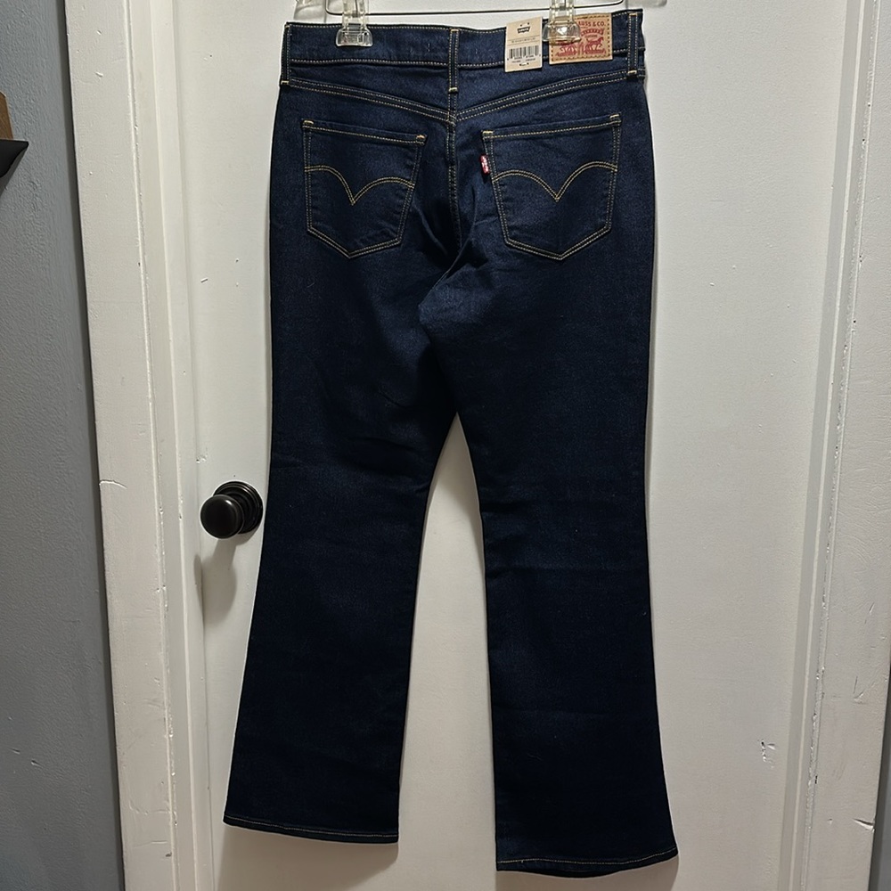 Levi's Jeans - Picture 2 of 4